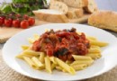 OXO’s Knoblauch-Kräuter-Nudelsoße mit geröstetem Gemüse 