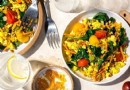 Rührei mit Tofu und Gemüsewurst mit Kurkuma 