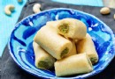 Kaju Pista Roll Rezept 