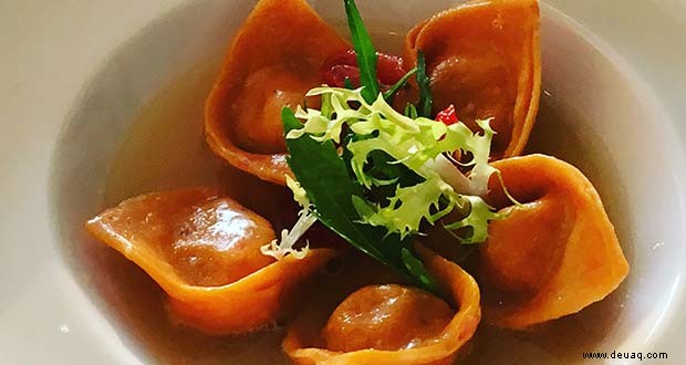 Tomatenconsomme und geräucherte Ricotta Tortelli Rezept 