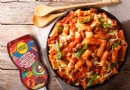 Mit Käse gebackene Penne mit einem Kolhapuri Jhatka-Rezept 