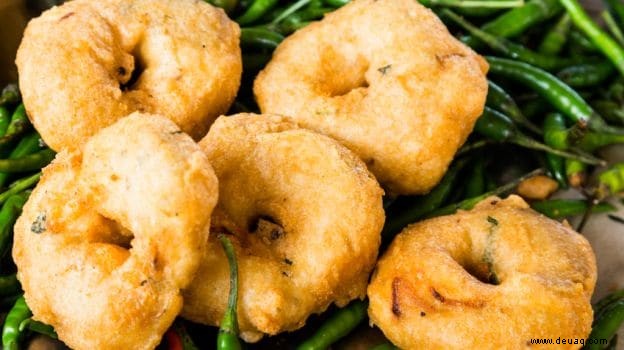 Suji Medu Vada Rezept 