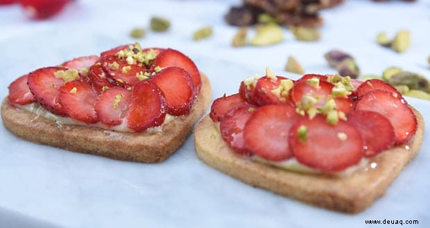 Bretonisches Tarte-Rezept mit Erdbeeren und Pistazien 