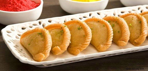 Gur Mewa Gujiya-Rezept 