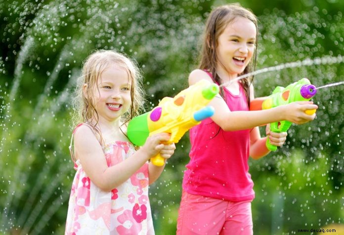 15 fröhliche Wasserspiele und Aktivitäten für Kinder 