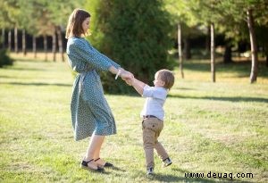 25 einfache und einfache Möglichkeiten, Kinder zu unterhalten 