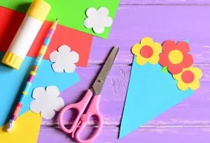 15 erstaunliche und einfache Papierhandwerke für Kinder 