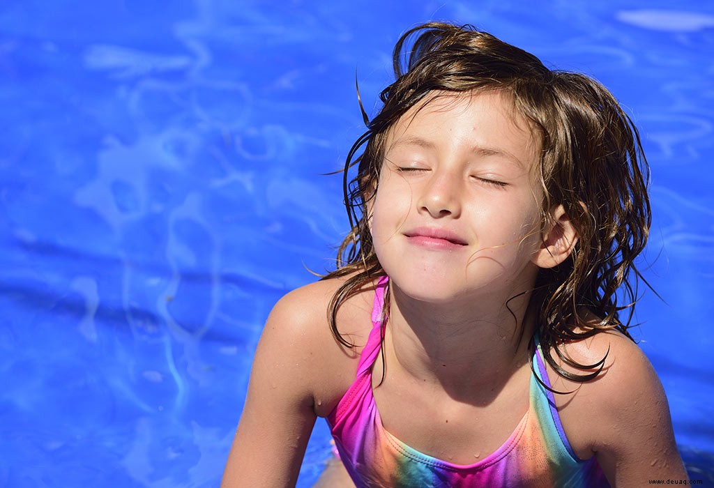 20 super lustige Schwimmbadspiele für Kinder 