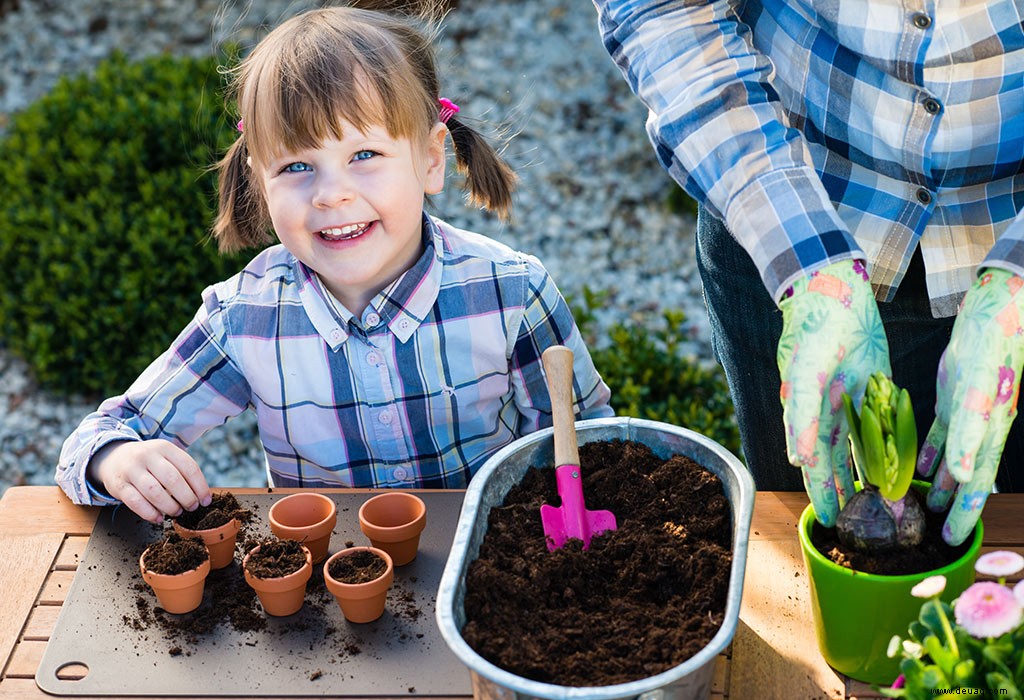 Die 10 besten Gartenaktivitäten für Ihre Kinder 
