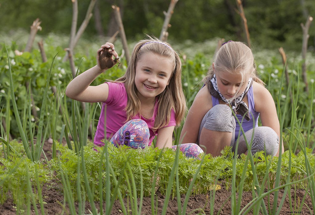 Die 10 besten Gartenaktivitäten für Ihre Kinder 