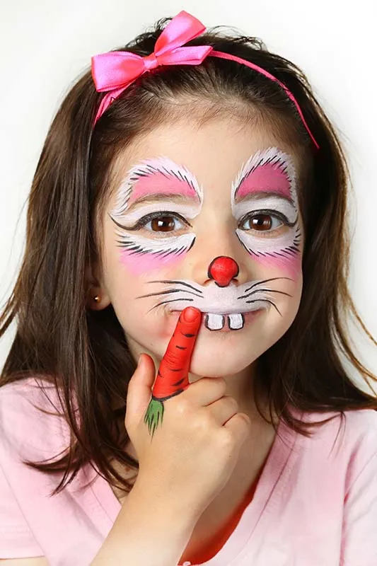 10 einfache und gruselige Halloween-Make-up-Ideen, die Kinder dieses Jahr ausprobieren können 