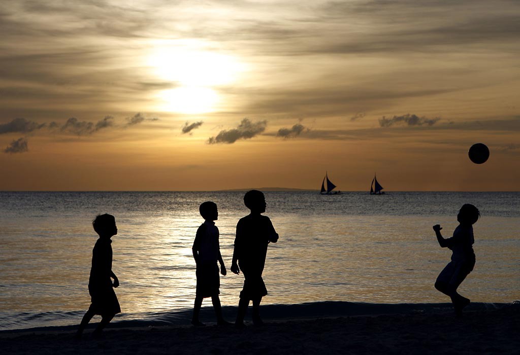 Lustige Strandspiele und Aktivitäten für Kinder 