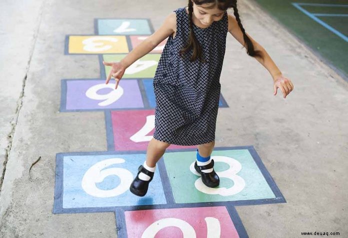 Wie man Hopscotch spielt – eine einfache Anleitung für Kinder 