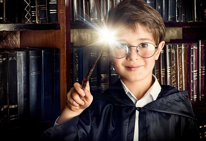 Einfacher DIY Harry Potter Zauberstab für Kinder 
