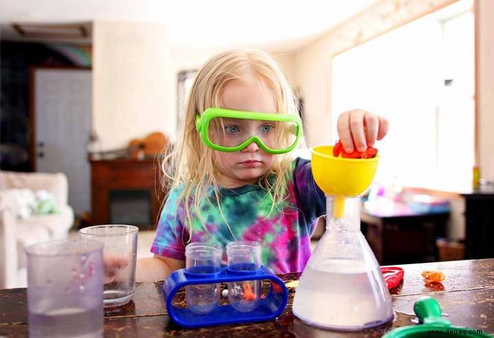 Die 15 besten wissenschaftlichen Geschenke und Spielzeuge für Kinder 