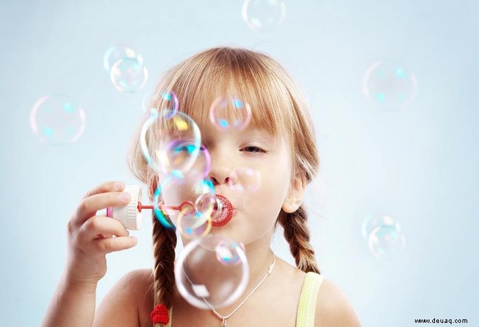 Rezept für hausgemachte Seifenblasenlösung für Kinder 