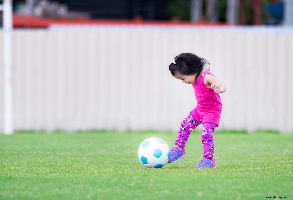 Crossing the Midline – Bedeutung und Aktivitäten für Kinder 