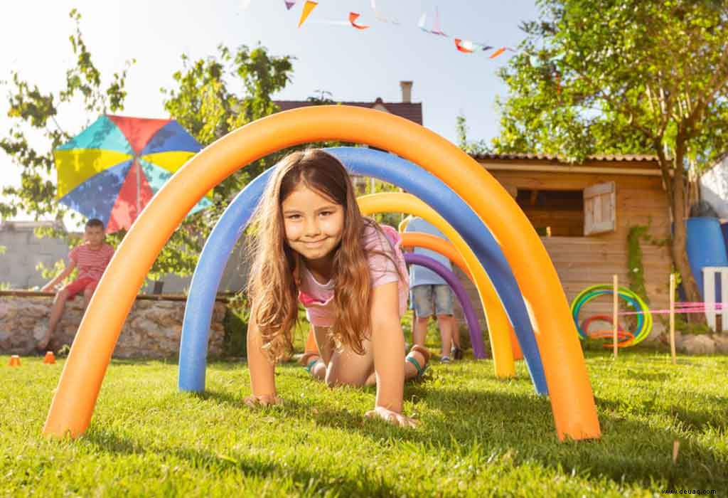 Einfache Hindernisparcours-Ideen für kleine Kinder 