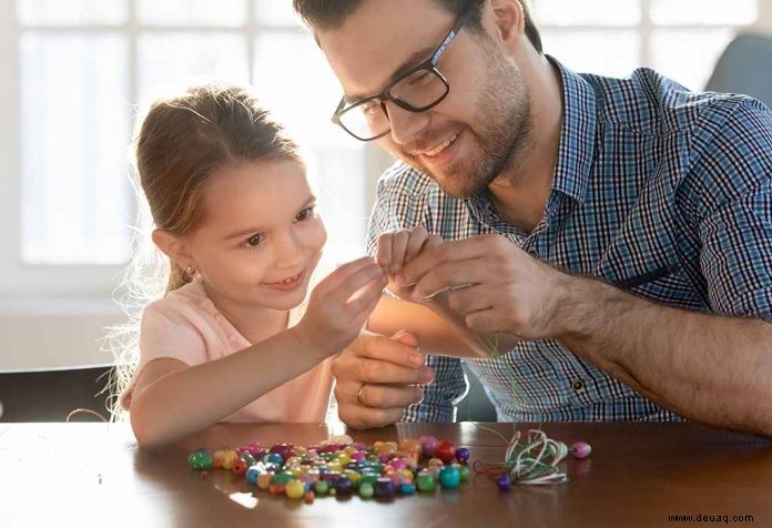 10 entzückende Quallen-Bastelarbeiten für Kinder 