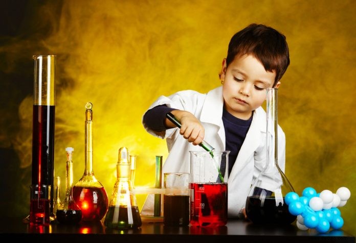 20 einfach durchzuführende wissenschaftliche Experimente für Kindergarten und Kinder 
