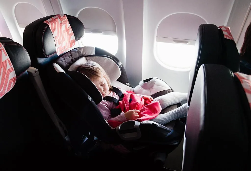 15 Tipps für stressfreies Fliegen mit Kindern 