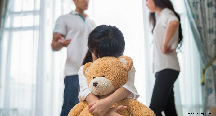 10 negative Auswirkungen von Eltern, die vor Kindern streiten 