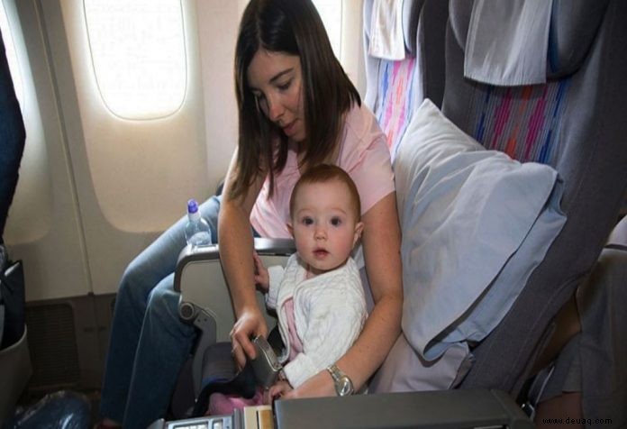 Die größte Bedrohung für Kleinkinder in einem Flugzeug und wie man sie vermeidet 