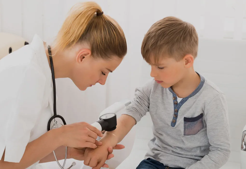 Akne bei Kindern – Ursachen, Anzeichen und Behandlung 
