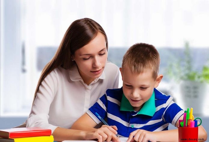 Helfen Sie Kindern, die Feiertagshausaufgaben zu erledigen, ohne ihre Urlaubsstimmung zu zerstören 