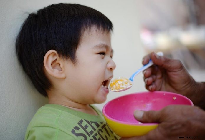 Schädliche Auswirkungen der Zwangsernährung von Kindern 