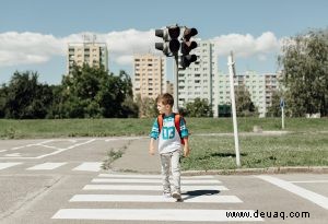 15 wichtige Verkehrssicherheitsregeln, die Sie Ihren Kindern beibringen sollten 