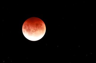 Blood Supermoon 2021:Atemberaubende Fotos der totalen Mondfinsternis aus der ganzen Welt 