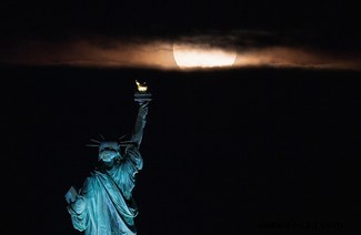 Strawberry Supermoon:Vollmondfotos aus der ganzen Welt 