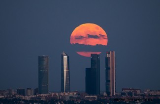 Strawberry Supermoon:Vollmondfotos aus der ganzen Welt 