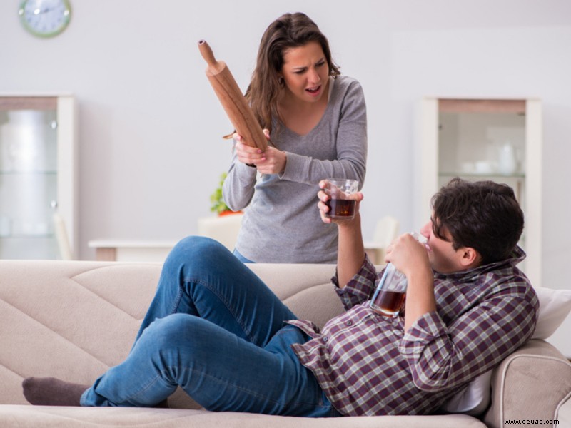 Mein Mann flirtet mit anderen Frauen, nachdem er betrunken ist 