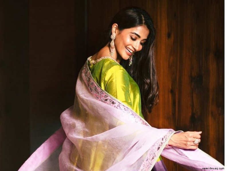 Pooja Hegdes Colour Block Kurta ist ein Trend, den Sie diese Saison ausprobieren müssen! 