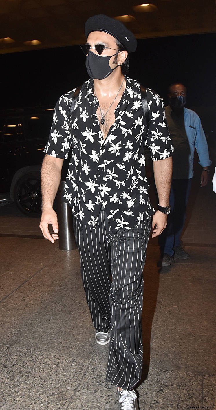 Ranveer Singh stylt sein geblümtes Hemd mit gestreiften Hosen und gibt Style-Lektionen zum Thema Sommerkleidung 