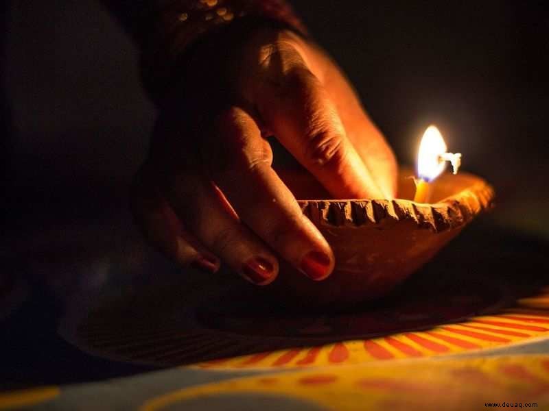Beleuchten Sie Ihr Haus mit innovativen Lampen, einzigartigen Diyas dieser Deepavali 