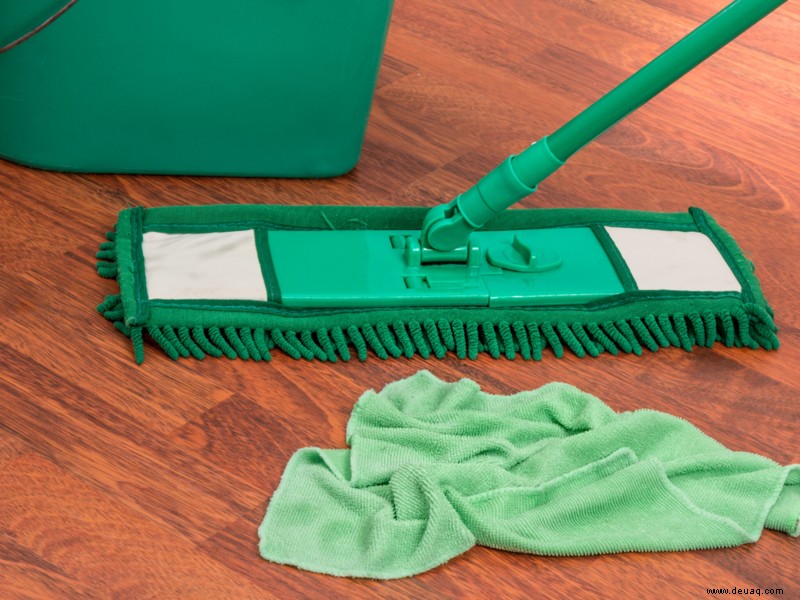 3 beste Möglichkeiten, um Ihren eigenen DIY-Reinigungsmopp herzustellen 
