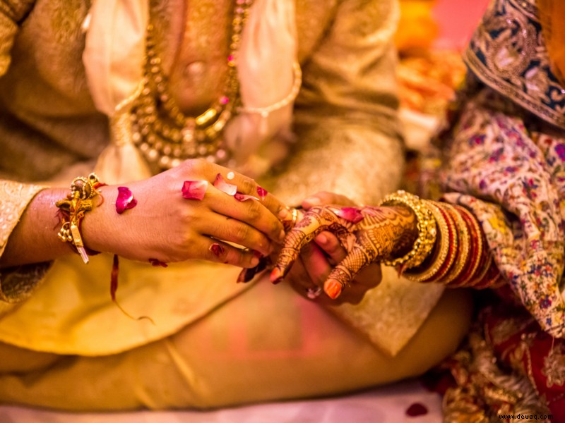 11 Möglichkeiten, wie Sie Ihre Hochzeit zu Hause wunderschön aussehen lassen können 