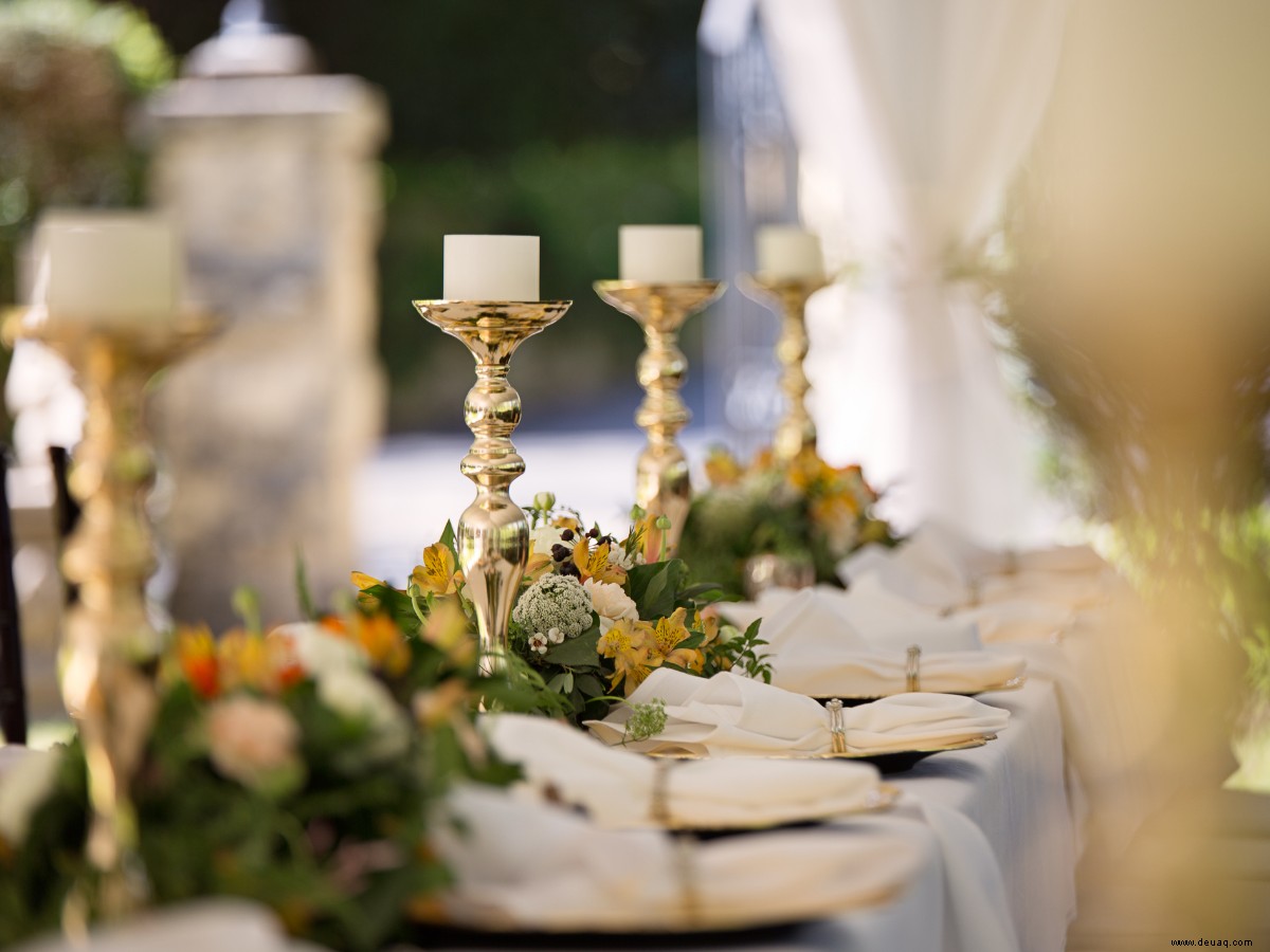 11 Möglichkeiten, wie Sie Ihre Hochzeit zu Hause wunderschön aussehen lassen können 