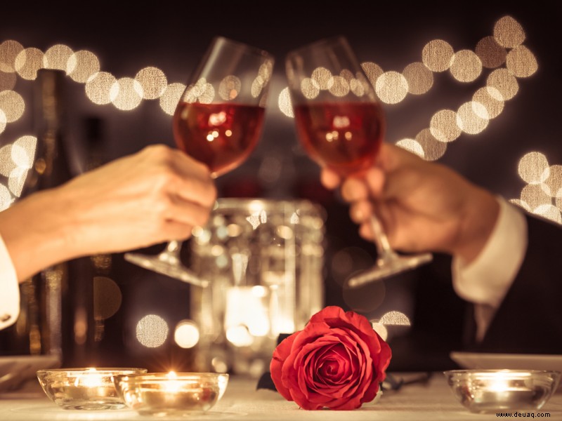 Valentinstagsideen für ein verführerisches Date-Erlebnis zu Hause 