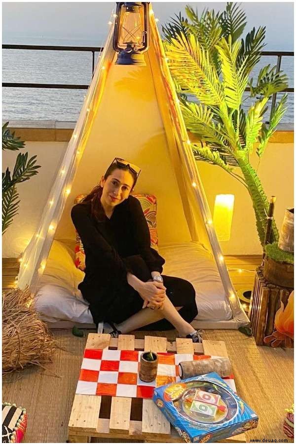 Karisma Kapoor entspannt sich in einem Tipi. Willst du einen bei dir zu Hause? 