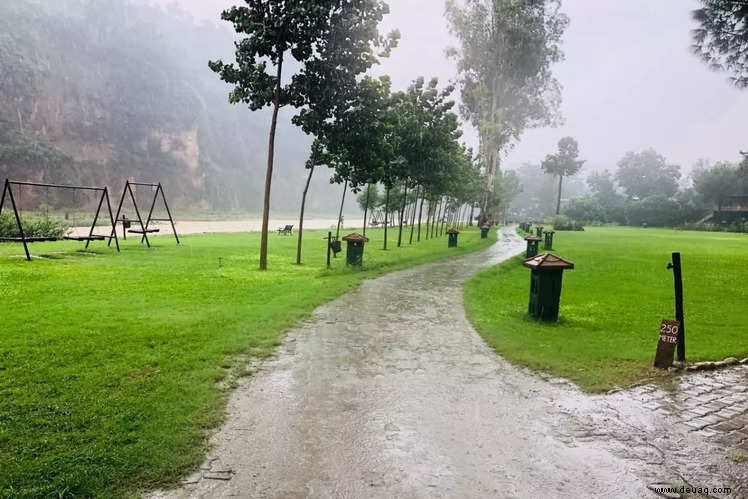 Wunderschöne Anwesen am Flussufer in Uttarakhand 