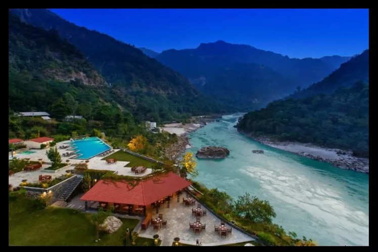 Wunderschöne Anwesen am Flussufer in Uttarakhand 