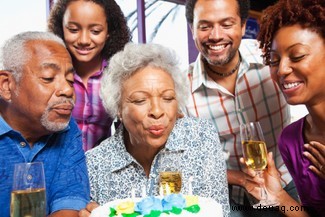 Der Wettlauf gegen das Altern:10 Durchbrüche, die uns helfen, gesund alt zu werden 