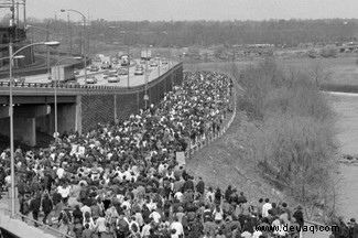 Machen Sie eine Reise zurück ins Jahr 1970, als der Tag der Erde zum ersten Mal stattfand 