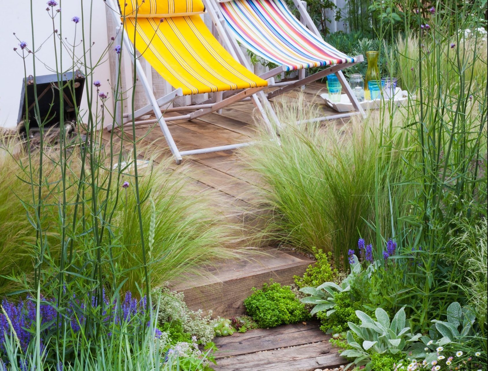 Gestalten Sie mit diesen Tipps einen Garten am Meer voller Farben und nautischer Inspiration 