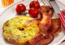 Eggy Bagel mit durchwachsenem Speck 