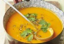 Saisonale Kürbis-Orangen-Suppe 